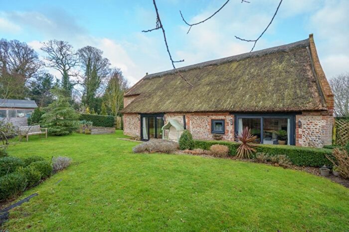 4 Bedroom Barn Conversion For Sale In Pollard Street, Bacton, NR12