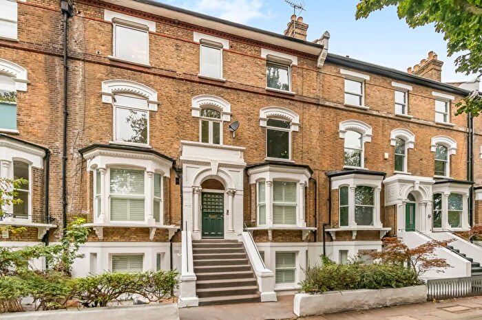 3 Bedroom Flat For Sale In Petherton Road, Highbury, N5