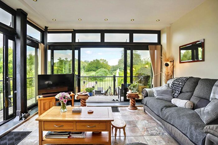 2 Bedroom Detached House For Sale In Farleigh Bridge, East Farleigh, ME16