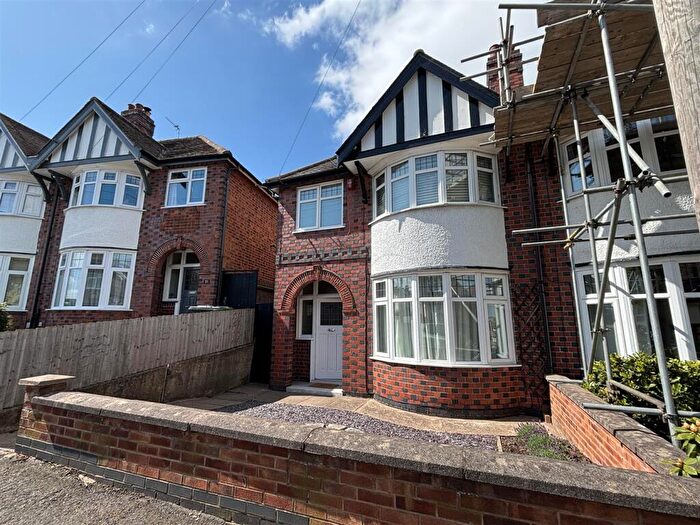 3 Bedroom Semi Detached House For Sale In Dorchester Road, Western Park, LE3