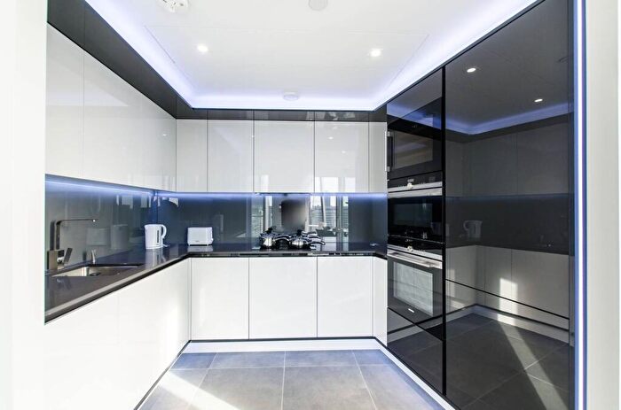 2 Bedroom Flat To Rent In Dollar Bay, Canary Wharf, London, E14