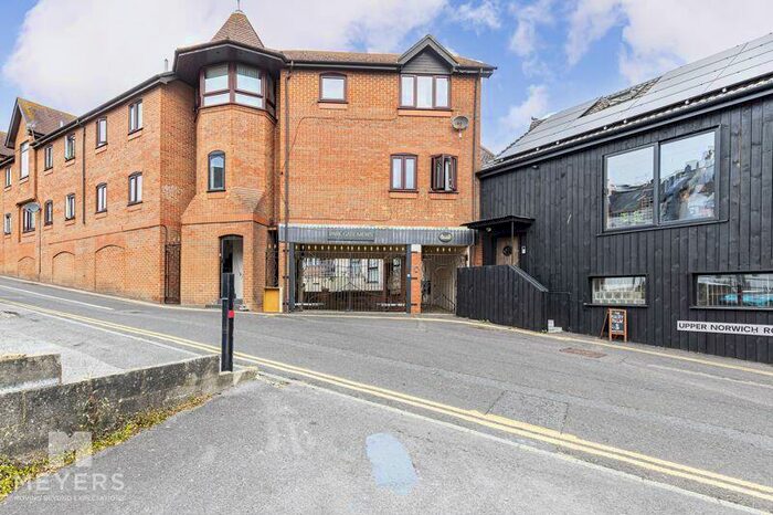 2 Bedroom Apartment To Rent In Park Gate Mews, Upper Norwich Road, Bournemouth, BH2