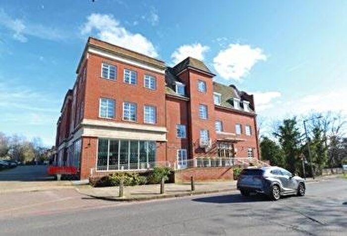 2 Bedroom Apartment For Sale In Kingsley Way, London, N2