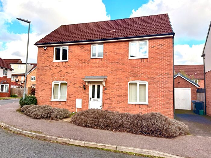 4 Bedroom Detached House To Rent In Sovereign Place, Hatfield, AL9