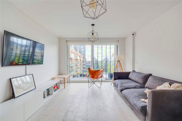 2 Bedroom Flat To Rent In Central Avenue, London, SW6