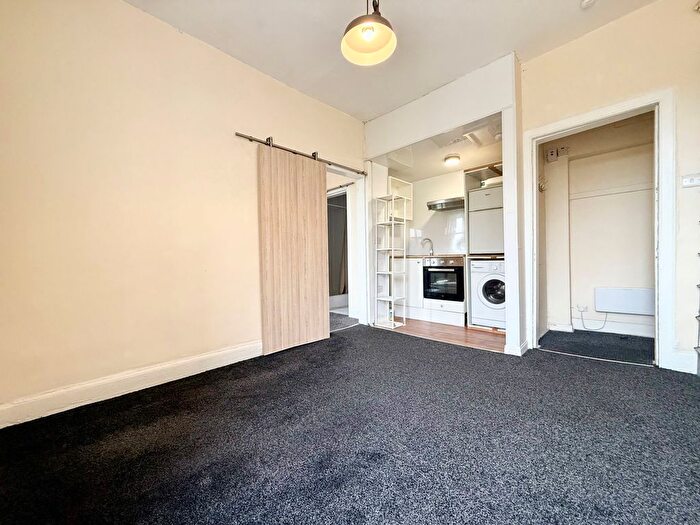 1 Bedroom Flat To Rent In Main Street, Glasgow, G76