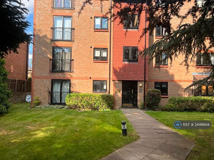 2 Bedroom Flat To Rent In Hever House, Surbiton, KT5