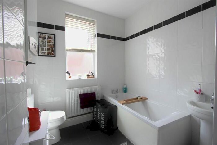 2 Bedroom Flat To Rent In Onslow Road, Sheffield, S11