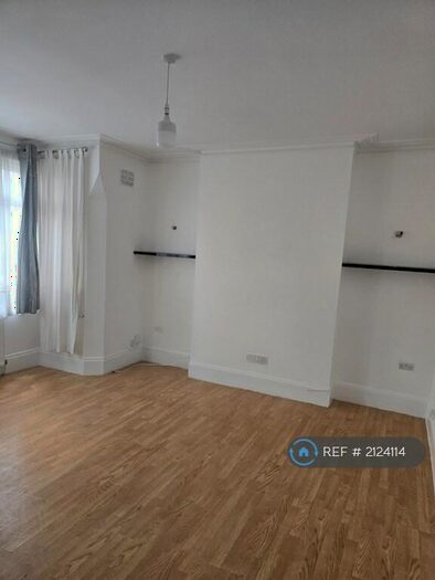 2 Bedroom Flat To Rent In Wolseley Road, Harrow, HA3
