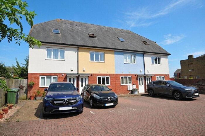 4 Bedroom Town House To Rent In Keppel Close Greenhithe, DA9
