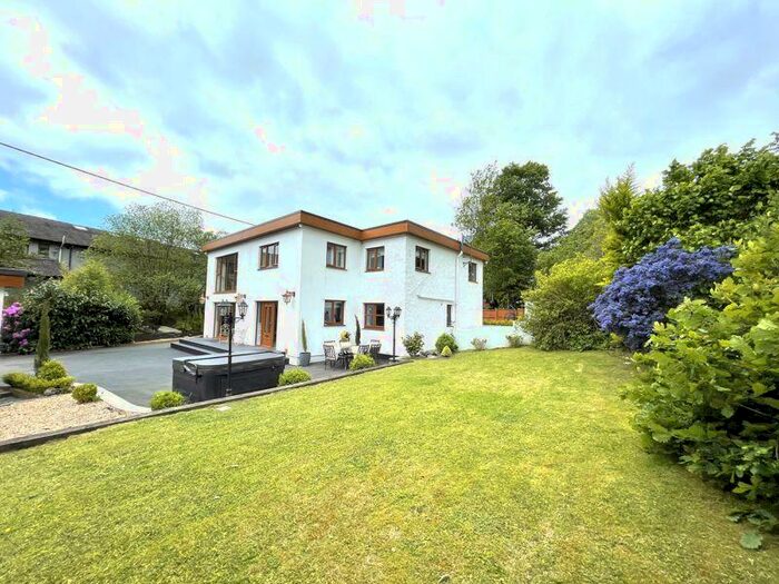 6 Bedroom Detached House For Sale In Plantation Bridge, Kendal, LA8