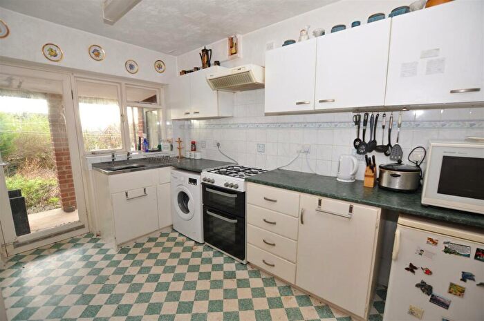 2 Bedroom Semi-Detached Bungalow For Sale In Charnwood Road, Burton-On-Trent, DE13