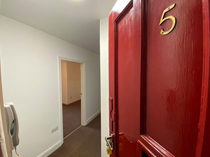 2 Bedroom Flat To Rent In Swinley Road, Wigan, WN1