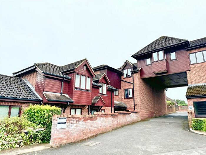 1 Bedroom Apartment To Rent In Weydon Lane, Farnham, Surrey, GU9