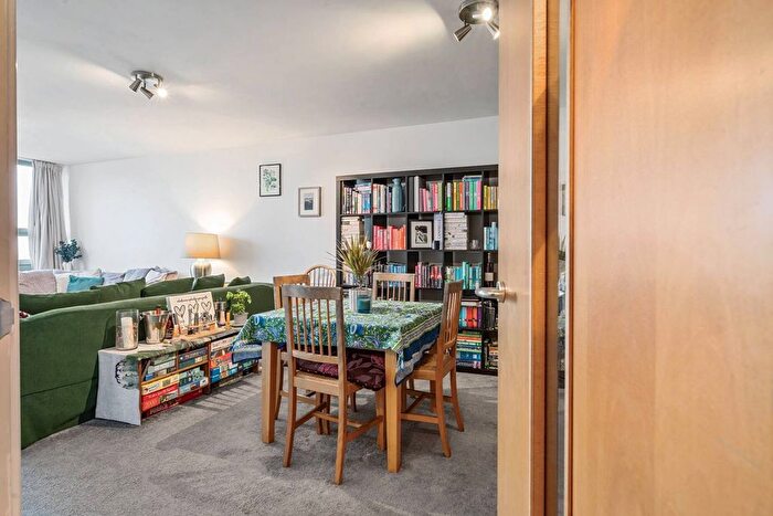 2 Bedroom Flat For Sale In Courtenay House, Brixton Hill, London, SW2