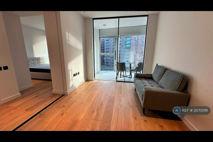 1 Bedroom Flat To Rent In Electric Boulevard, London, SW11