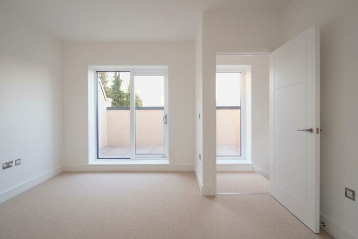 3 Bedroom Town House To Rent In Soho Wharf, Hooper Street, Birmingham, B18