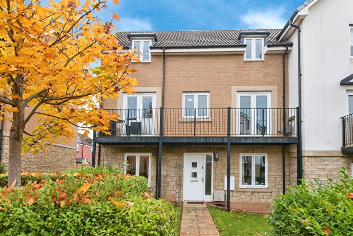 5 Bedroom End Terrace House For Sale In Admiral Way, Exeter, EX2
