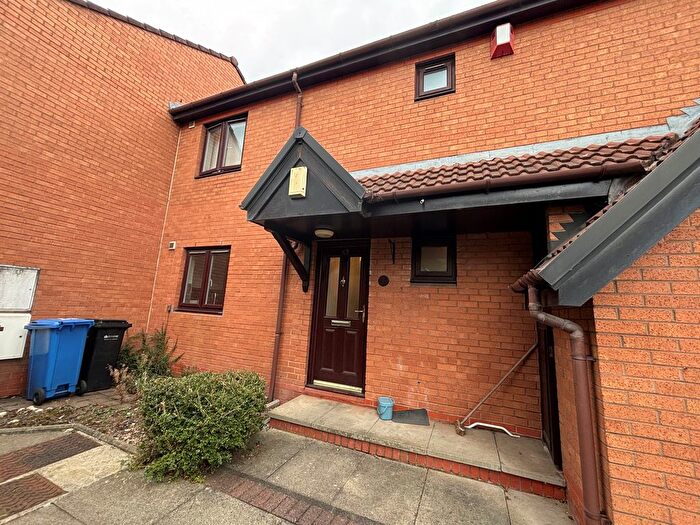 2 Bedroom Flat To Rent In Mill Lane, Stockport, SK6