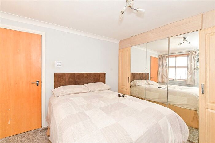 1 Bedroom Flat For Sale In Clarendon Road, Southsea, Hampshire, PO4