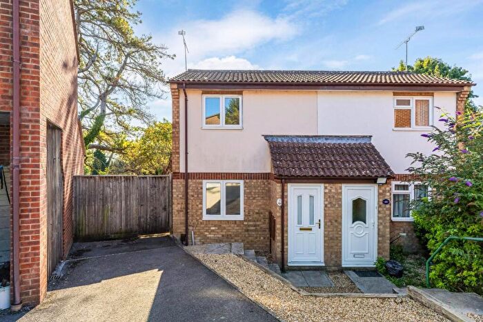 1 Bedroom Semi-Detached House For Sale In Linkway, Salisbury, SP1