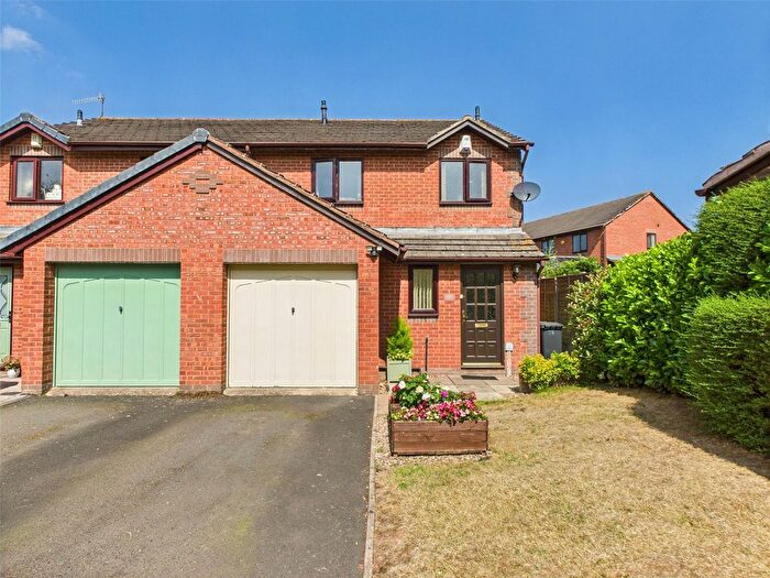 3 Bedroom Semi-Detached House For Sale In Deer Avenue, Worcester, Worcestershire, WR5