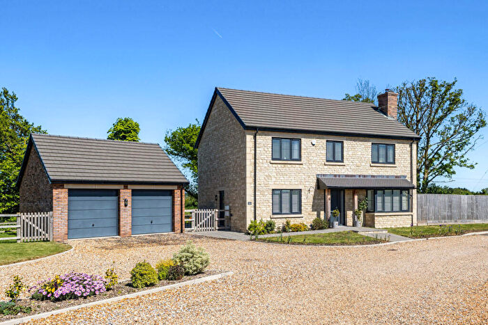 4 Bedroom Detached House For Sale In Williams Mead, Broughton Gifford, SN12