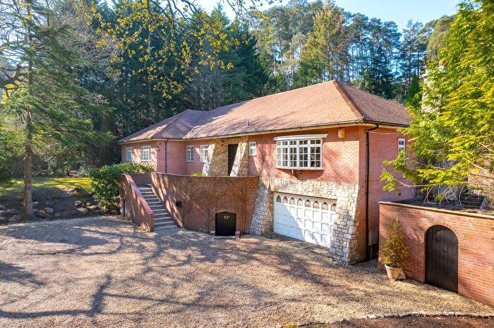 4 Bedroom Detached House For Sale In Old Frensham Road, Lower Bourne, Farnham, Surrey, GU10