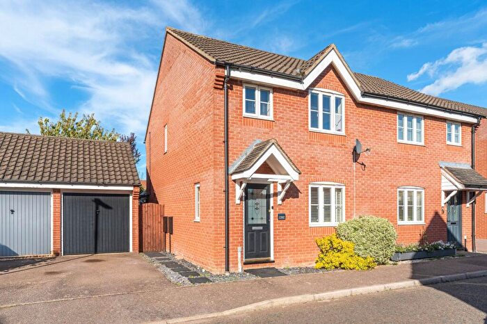 3 Bedroom Semi Detached House For Sale In Meadow Brown Way, Wymondham, NR18