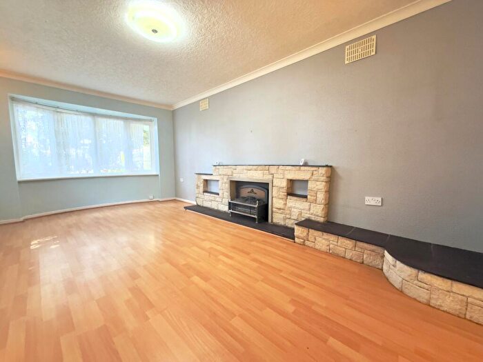 3 Bedroom Bungalow To Rent In Chorley Avenue, Hodgehill, B34
