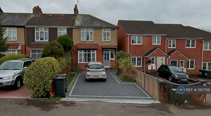 3 Bedroom End Of Terrace House To Rent In Durley Avenue, Waterlooville, PO8