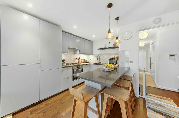 2 Bedroom Flat To Rent In Old Kent Road, London, SE15