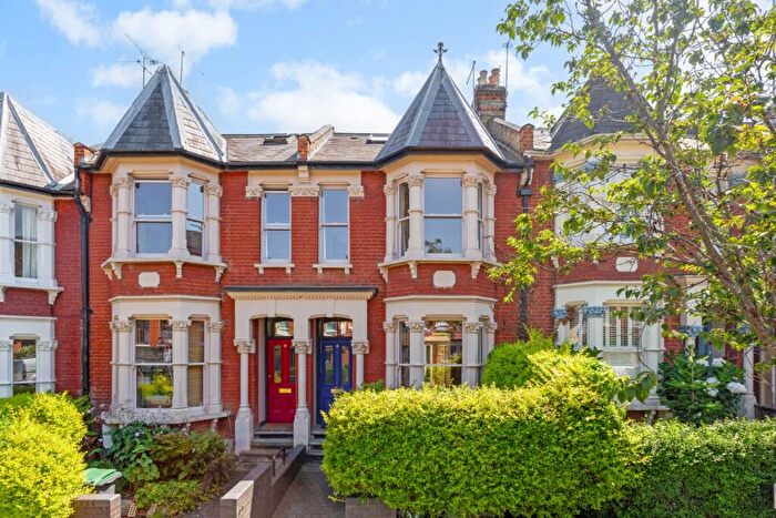 4 Bedroom House To Rent In Landrock Road London, N8