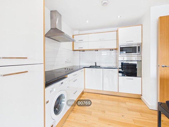 1 Bedroom Apartment To Rent In The Sawmill, Dock Street, HU1