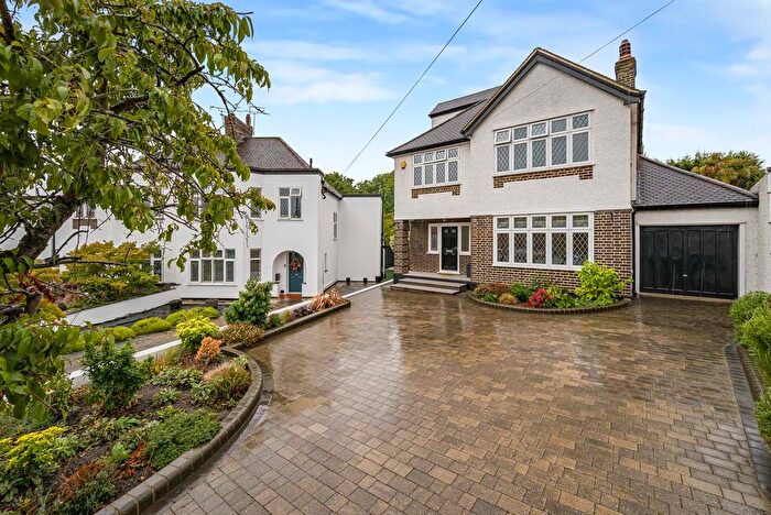 4 Bedroom Detached House For Sale In Glenhurst Avenue, Bexley, DA5