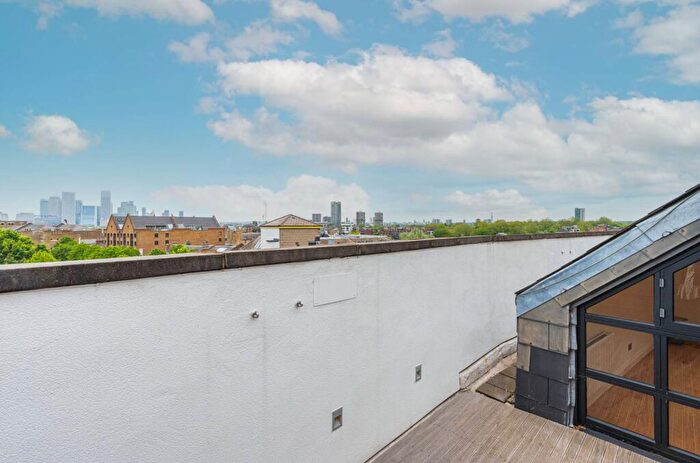 2 Bedroom Flat For Sale In Wapping High Street, Wapping, London, E1W