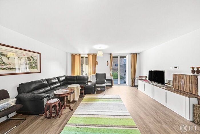 3 Bedroom Flat For Sale In Park View Mansions, Olympic Park Avenue, London, E20