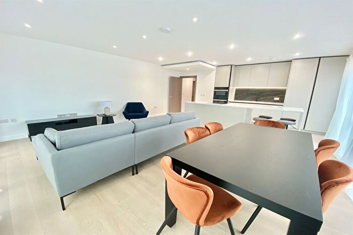 3 Bedroom Flat To Rent In Staniforth Court, Tierney Lane, W6