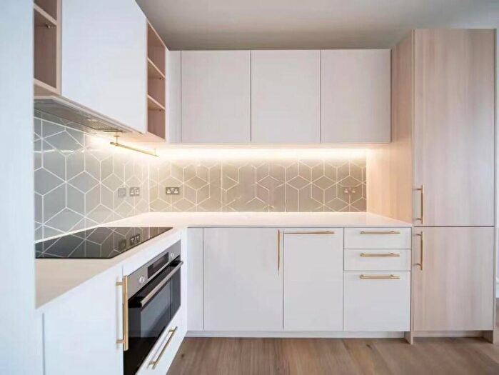 Apartment To Rent In Blenheim Mansions, Mary Neuner Road, London, N8