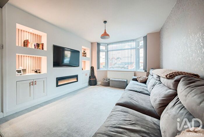 3 Bedroom Terraced House For Sale In Wordsworth Road, Coventry, CV2