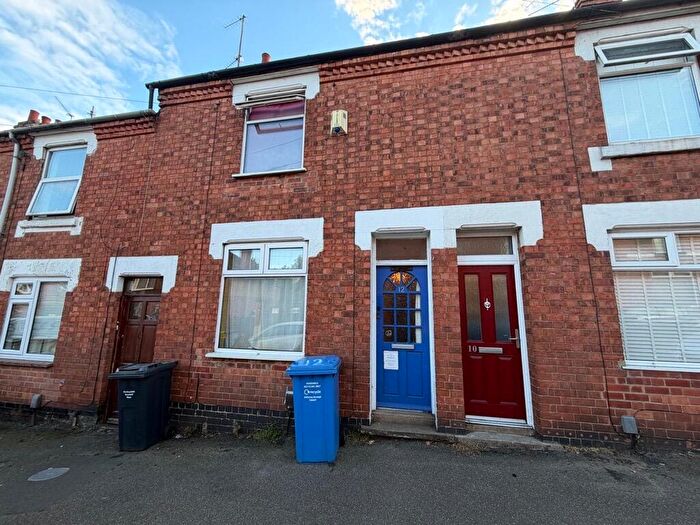 3 Bedroom House To Rent In Avondale Road, Kettering, NN16