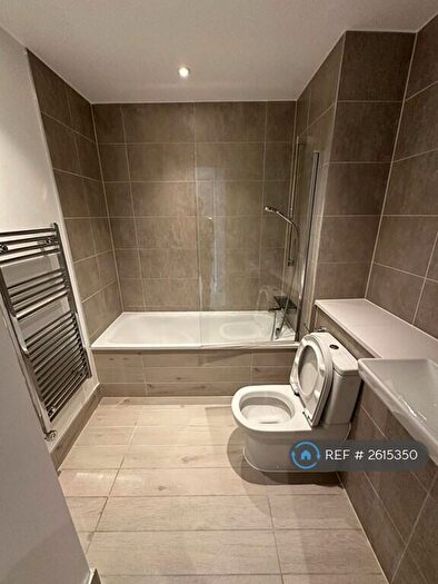 1 Bedroom Flat To Rent In Chapel Street, Salford, M3
