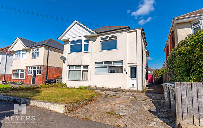 2 Bedroom Flat For Sale In Strouden Avenue, Bournemouth, BH8