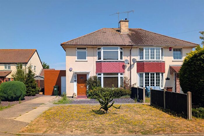 3 Bedroom Semi-Detached House For Sale In Gray Close, Innsworth, Gloucester, GL3