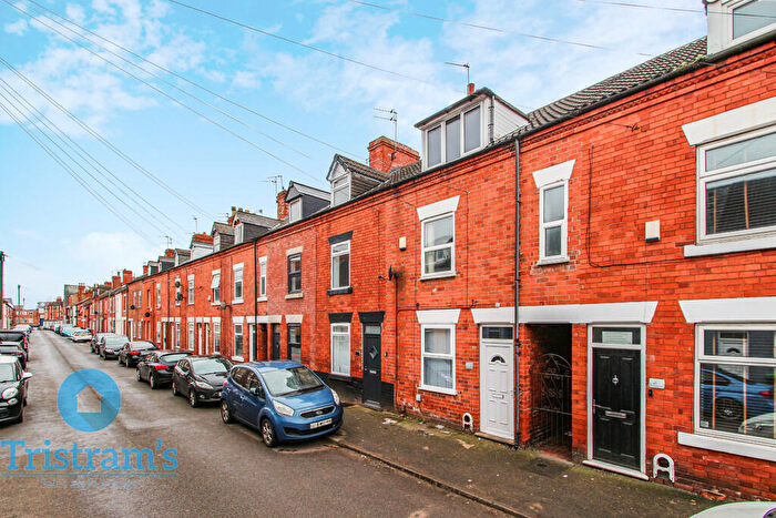 4 Bedroom Terraced House To Rent In Carlingford Road, Hucknall, NG15