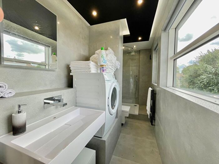 1 Bedroom Flat To Rent In Royal College Street, Camden, NW1