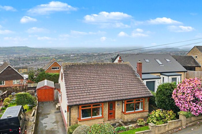 3 Bedroom Detached Bungalow For Sale In North Cross Road, Cowcliffe, Huddersfield, HD2