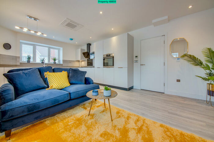 2 Bedroom Apartment To Rent In Street Lane, Leeds, LS8