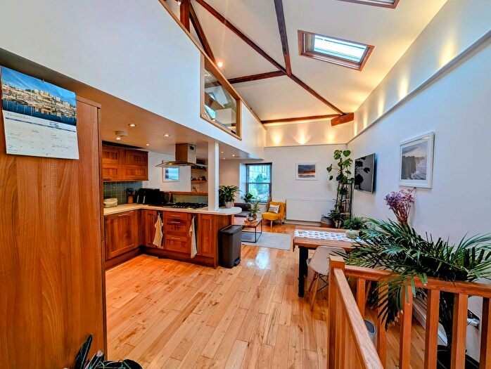 2 Bedroom End Of Terrace House To Rent In Northernhay Street, Exeter, EX4