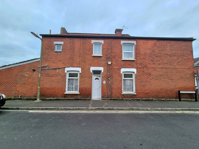 3 Bedroom House To Rent In Queens Road, Gosport, PO12